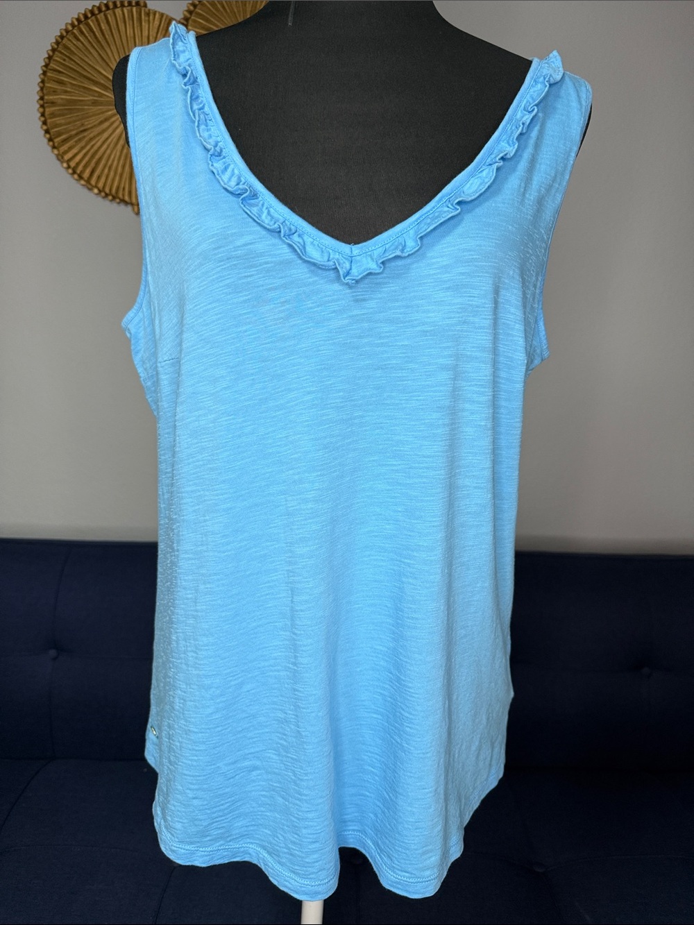 Women’s Lilly Pulitzer Light Blue Ruffle V-Neck Sleeveless Tank Top size Large